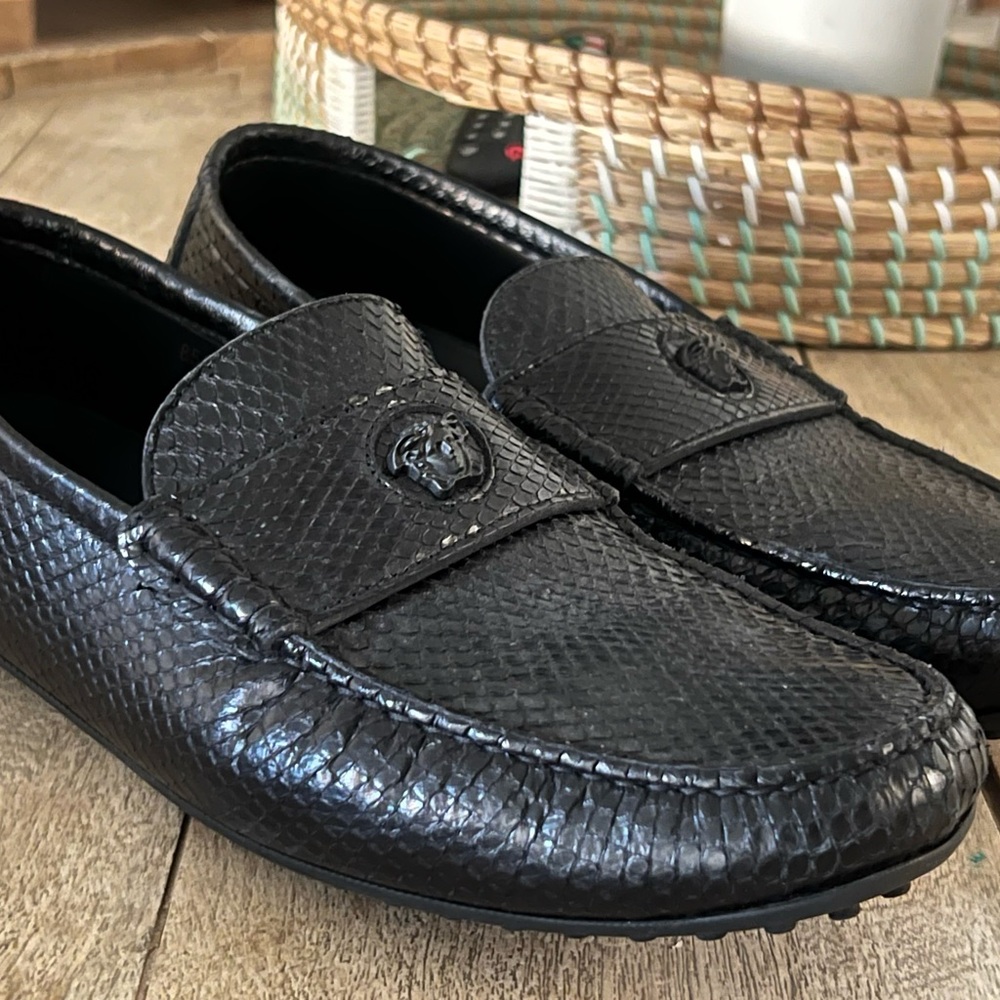 VERSACE Men’s Black Croc Loafers • Never worn